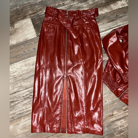 Capulet Set - Picture 3 of 3